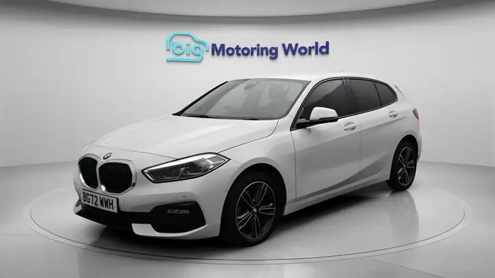 BMW 1 Series 2023 photo 4