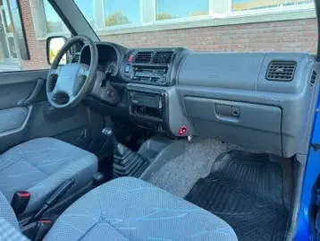 Suzuki Jimny 2002 photo 4