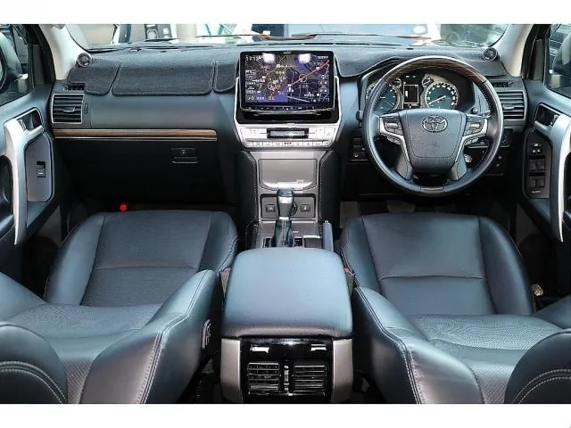Toyota Land Cruiser Prado 2023 photo 2