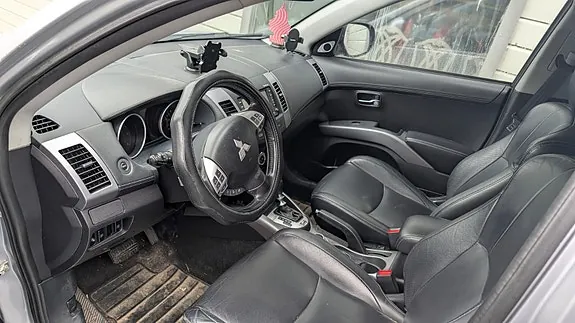 Mitsubishi Outlander 2010 photo 4