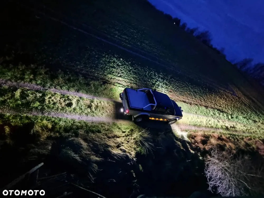 Mitsubishi L200 2002 photo 2