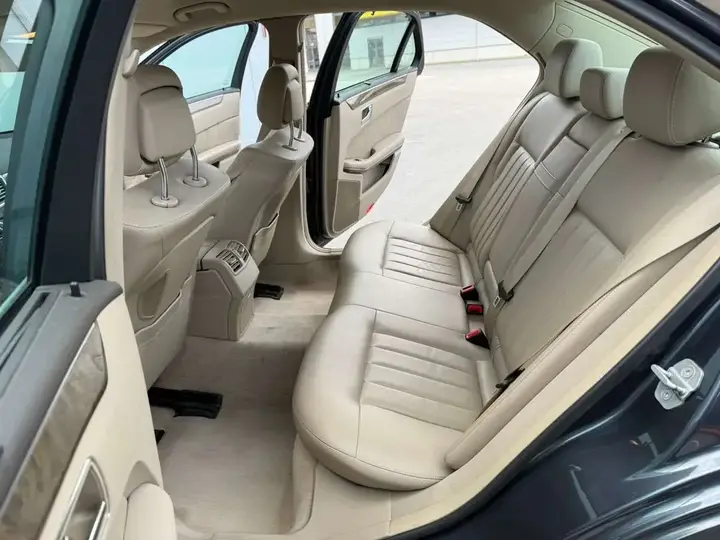 Mercedes-Benz E-Class 2010 photo 3