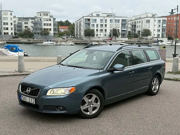 Volvo V70 2013 photo 2