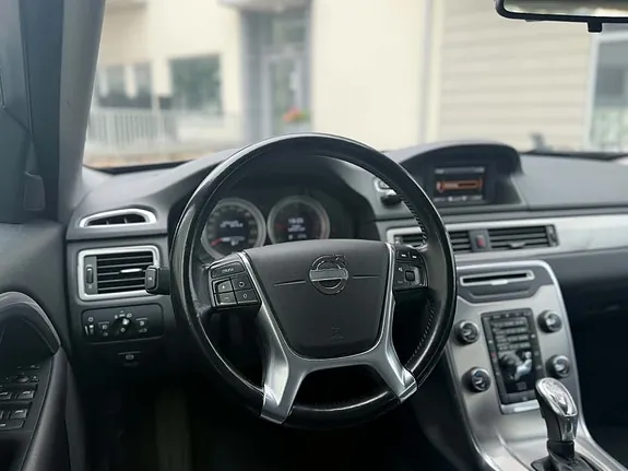 Volvo V70 2013 photo 5