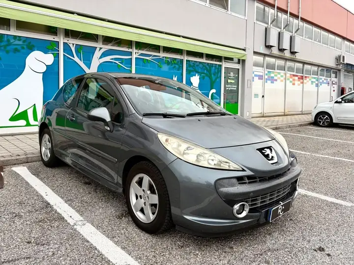 Peugeot 207 2009 photo 3