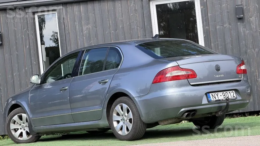 Skoda Superb 2009 photo 3