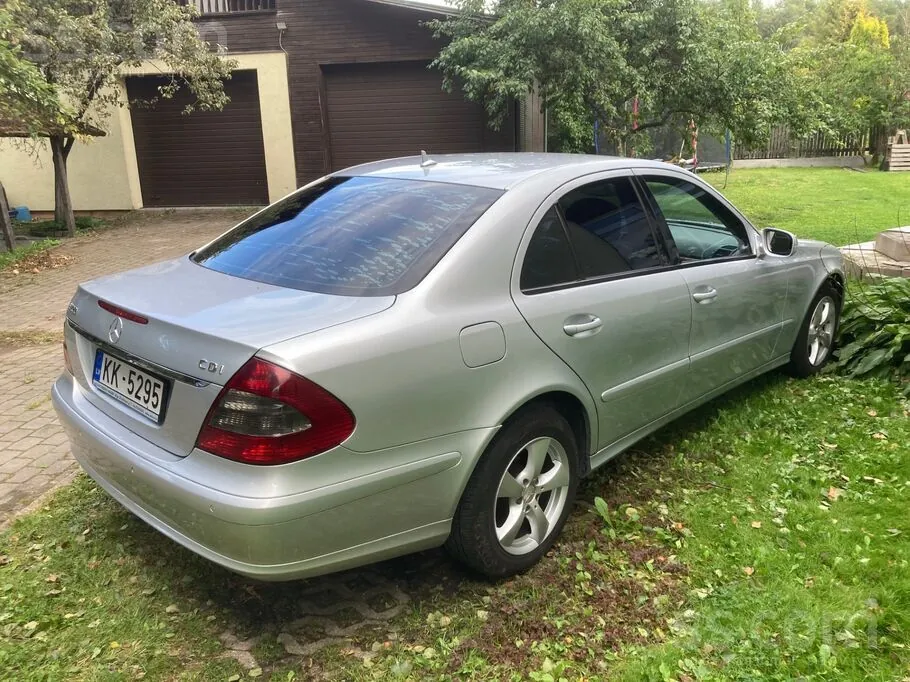Mercedes-Benz E200 2008 photo 2