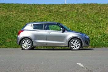Suzuki Swift 2022 photo 3