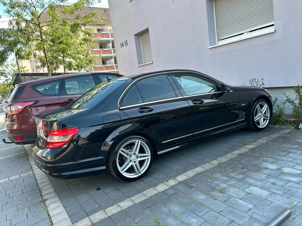 Mercedes-Benz C180