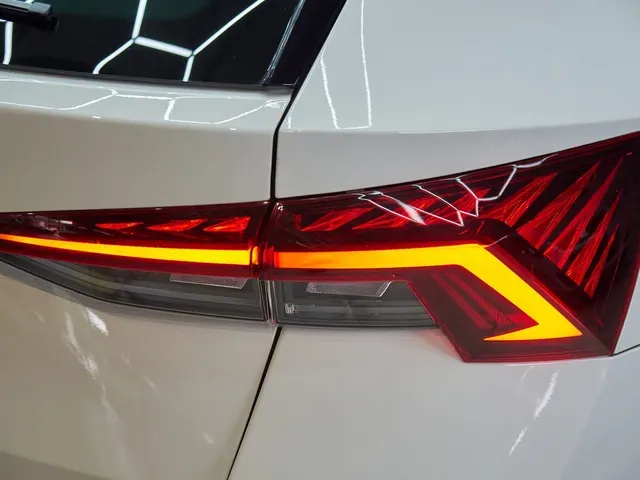 Skoda Octavia Combi 2021 photo 4