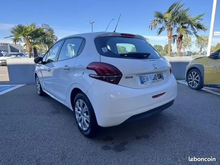 Peugeot 208 2017 photo 5
