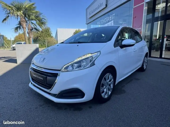 Peugeot 208 2017 photo 3