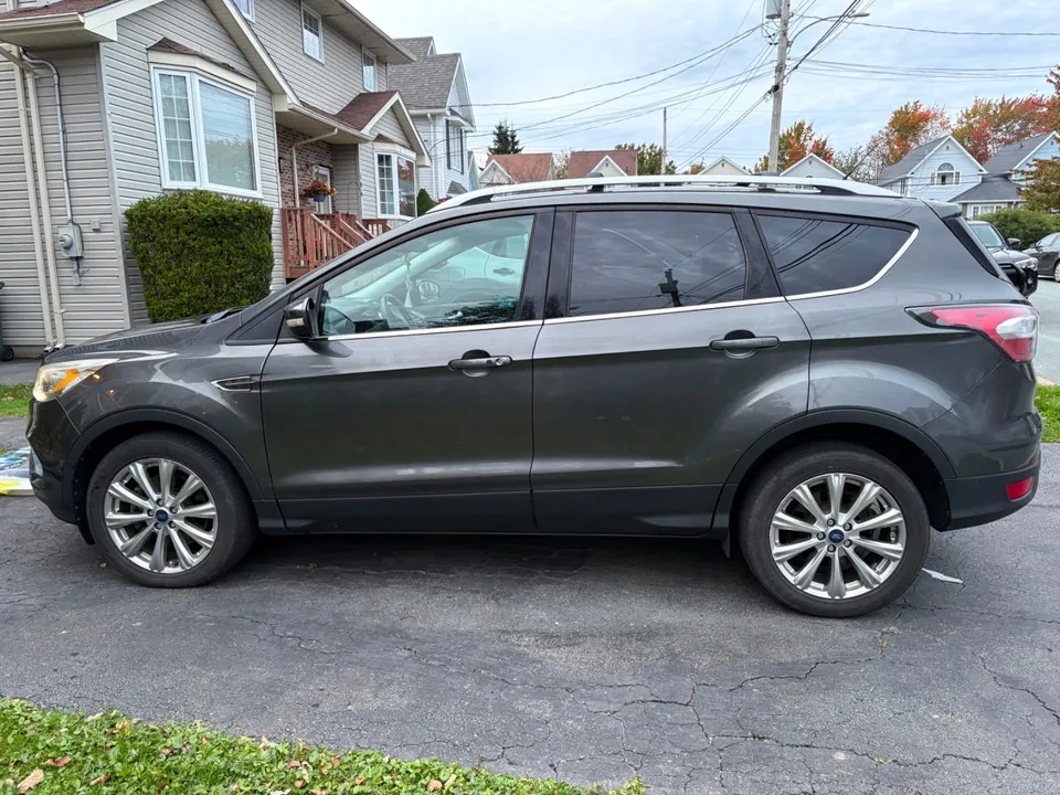 Ford Escape 2017 photo 2