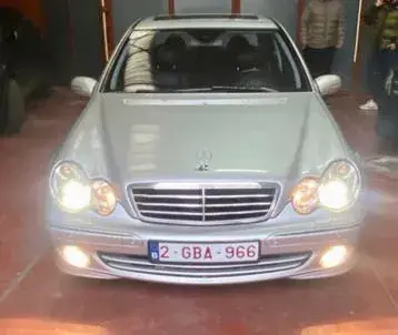 Mercedes-Benz C320