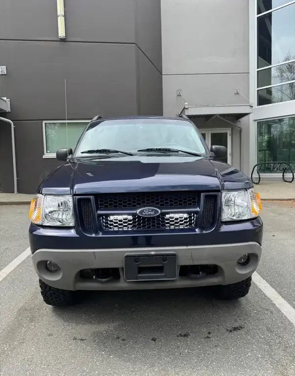 Ford Explorer Sport Trac 2003 photo 2