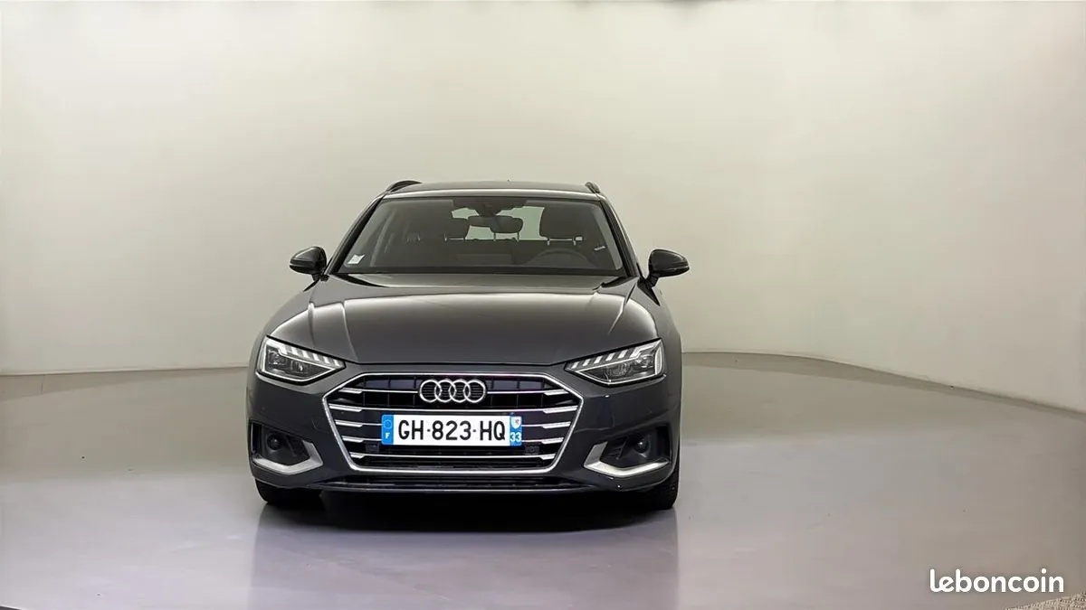 Audi A4 2022 photo 2