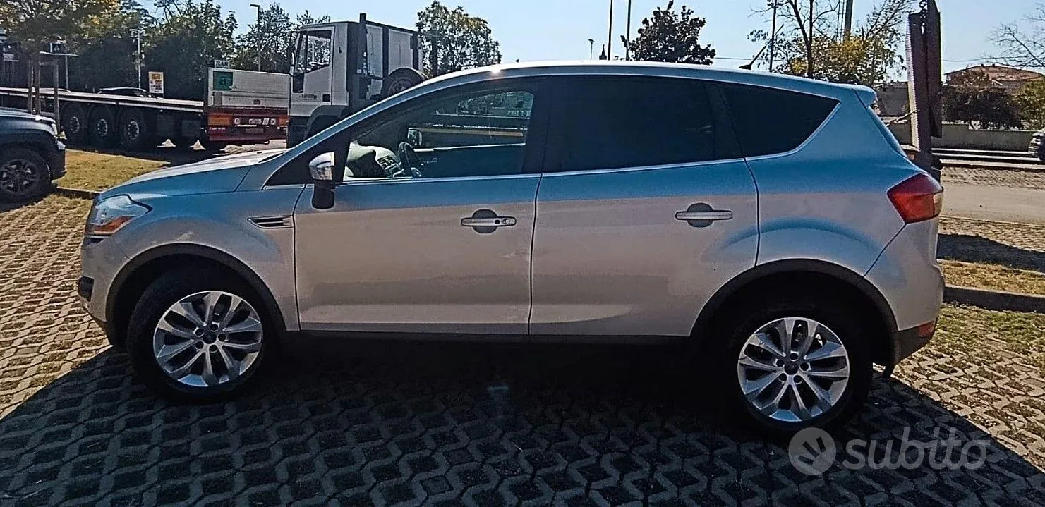 Ford Kuga 2011 photo 2