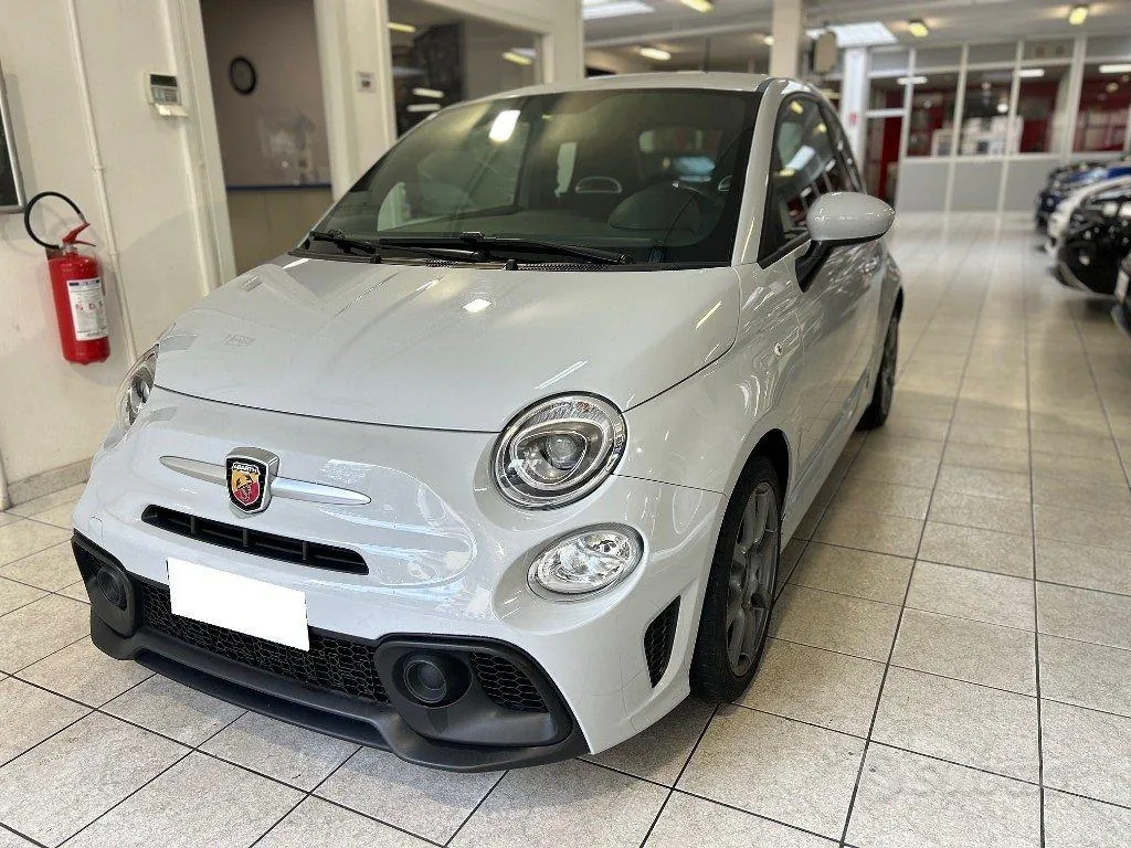 Abarth 595 2022 photo 2