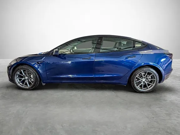 Tesla Model 3 2022 photo 2