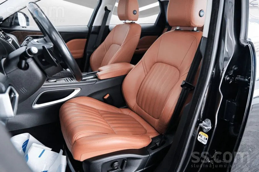 Jaguar F-Pace 2017 photo 5