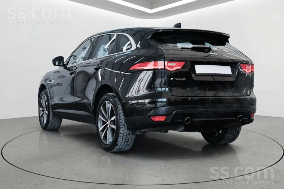 Jaguar F-Pace 2017 photo 4