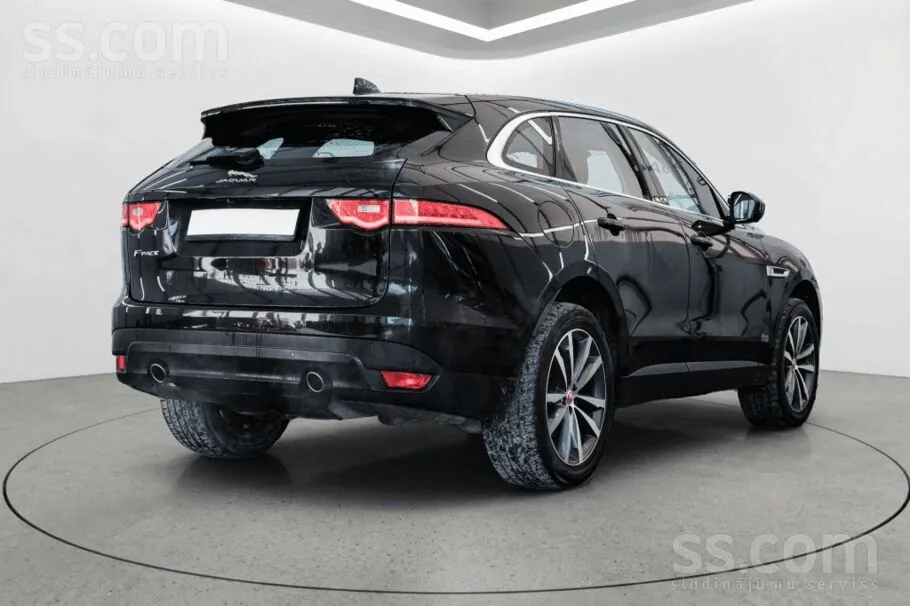 Jaguar F-Pace 2017 photo 3