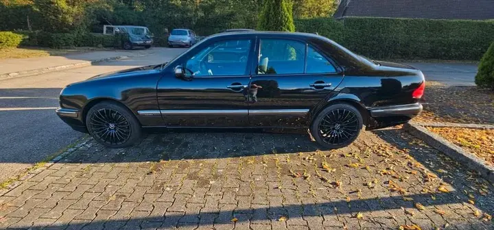 Mercedes-Benz E 320 Elegance