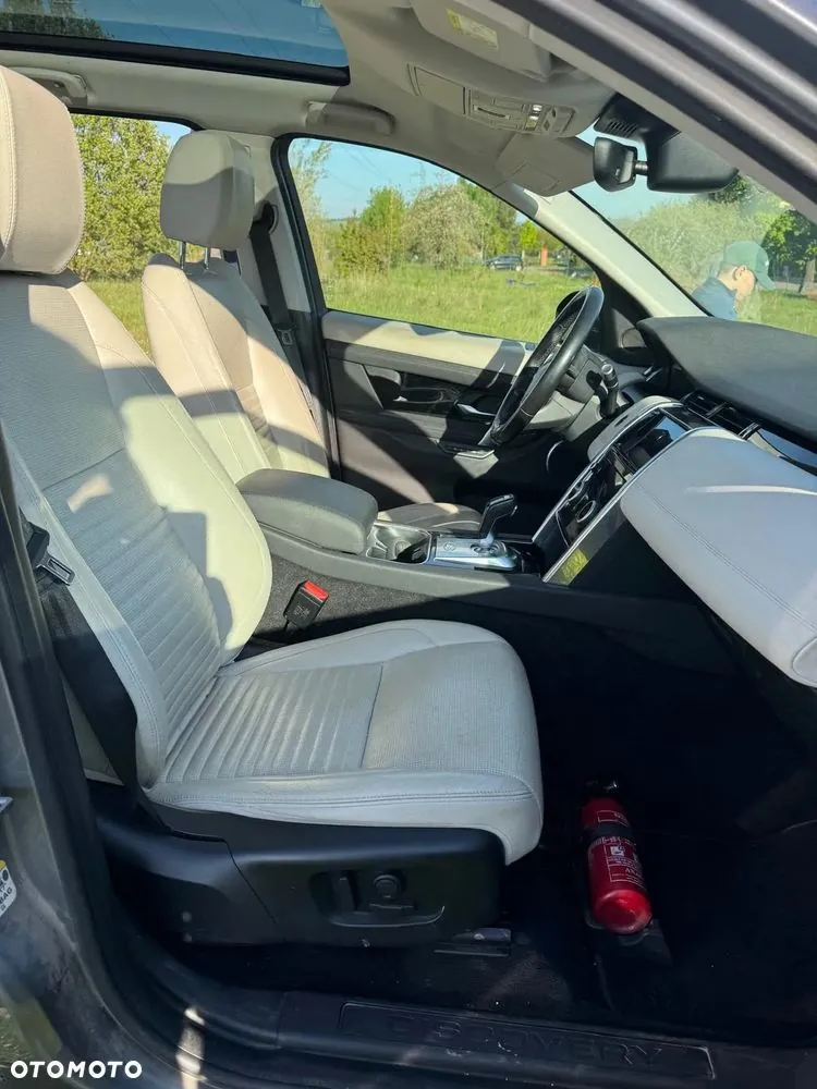 Land Rover Discovery Sport 2019 photo 4