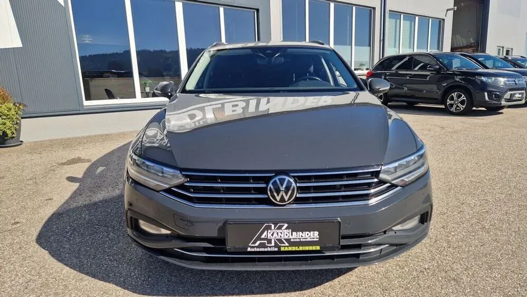 Volkswagen Passat 2021 photo 2