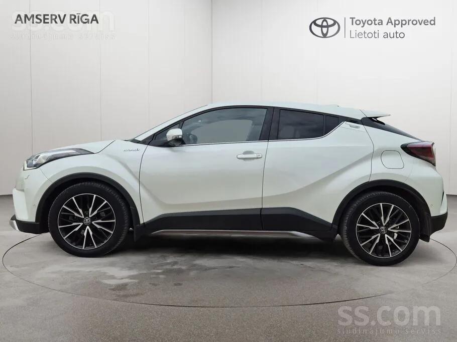 Toyota C-Hr 2018 photo 3
