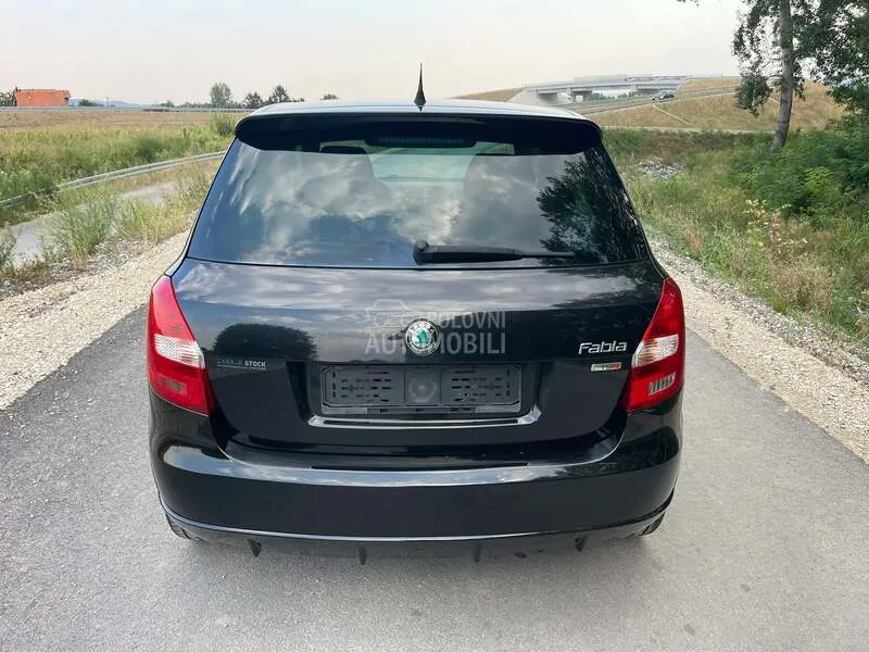 Skoda Fabia 2012 photo 3