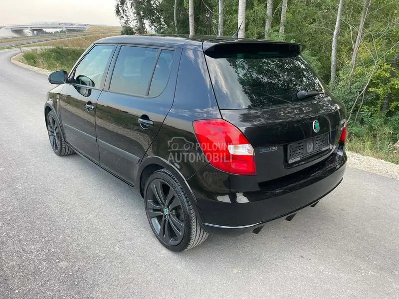 Skoda Fabia 2012 photo 2