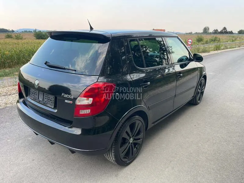 Skoda Fabia 2012 photo 4