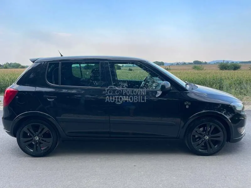 Skoda Fabia 2012 photo 5