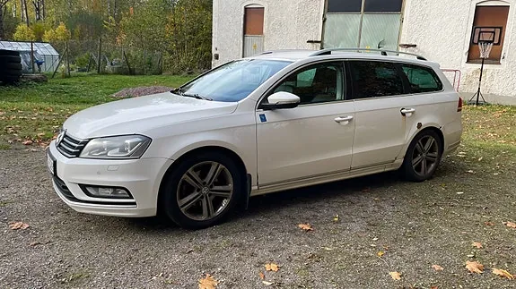 Volkswagen Passat 2013 photo 2
