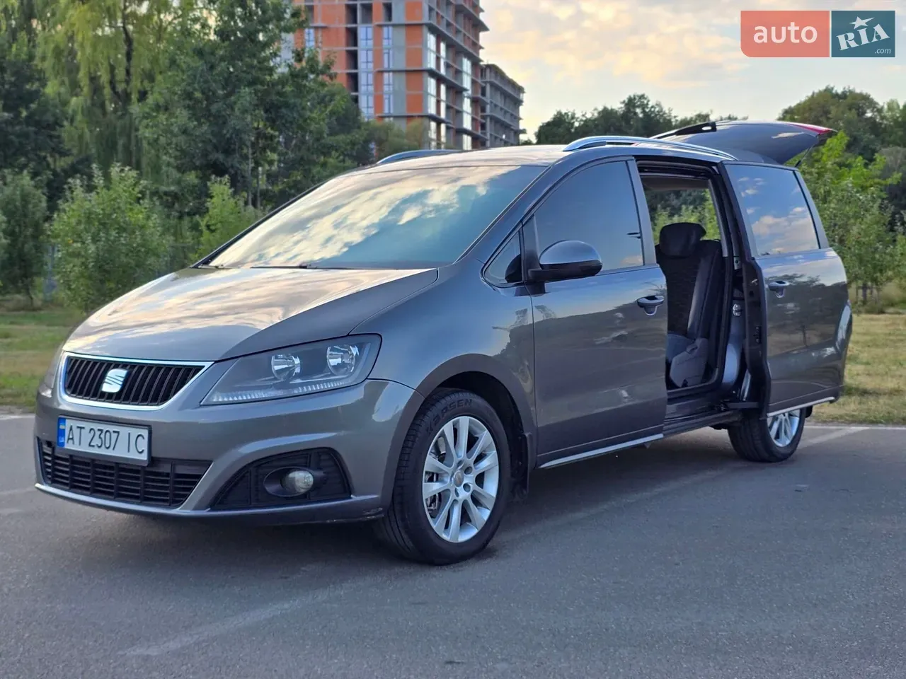 Seat Alhambra 2011 photo 5