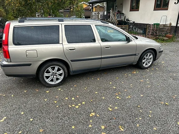 Volvo V70 2004 photo 3