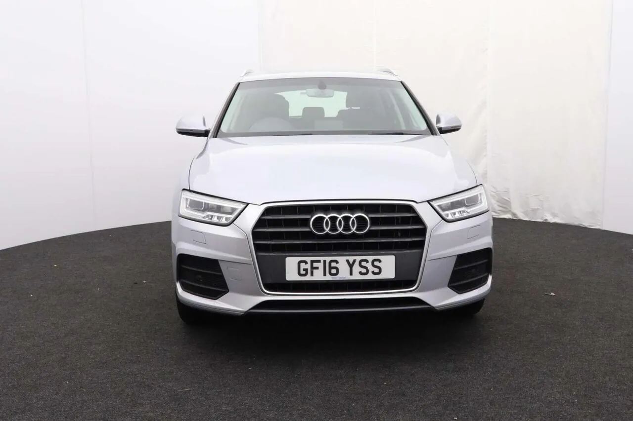 Audi Q3 2016 photo 2