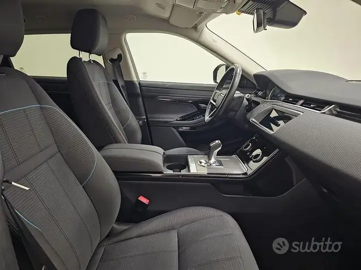 Land Rover Evoque 2021 photo 3