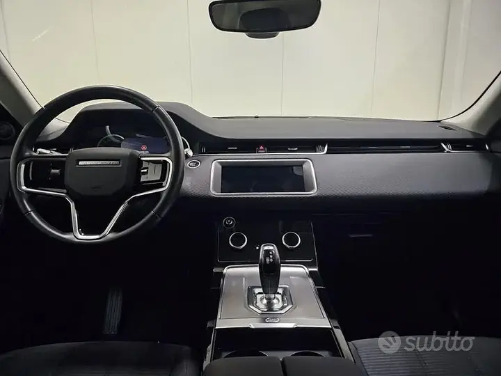 Land Rover Evoque 2021 photo 4