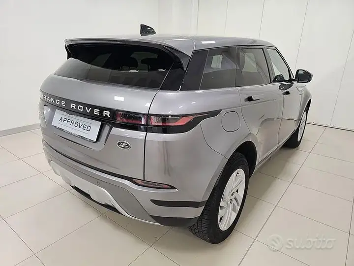 Land Rover Evoque 2021 photo 2
