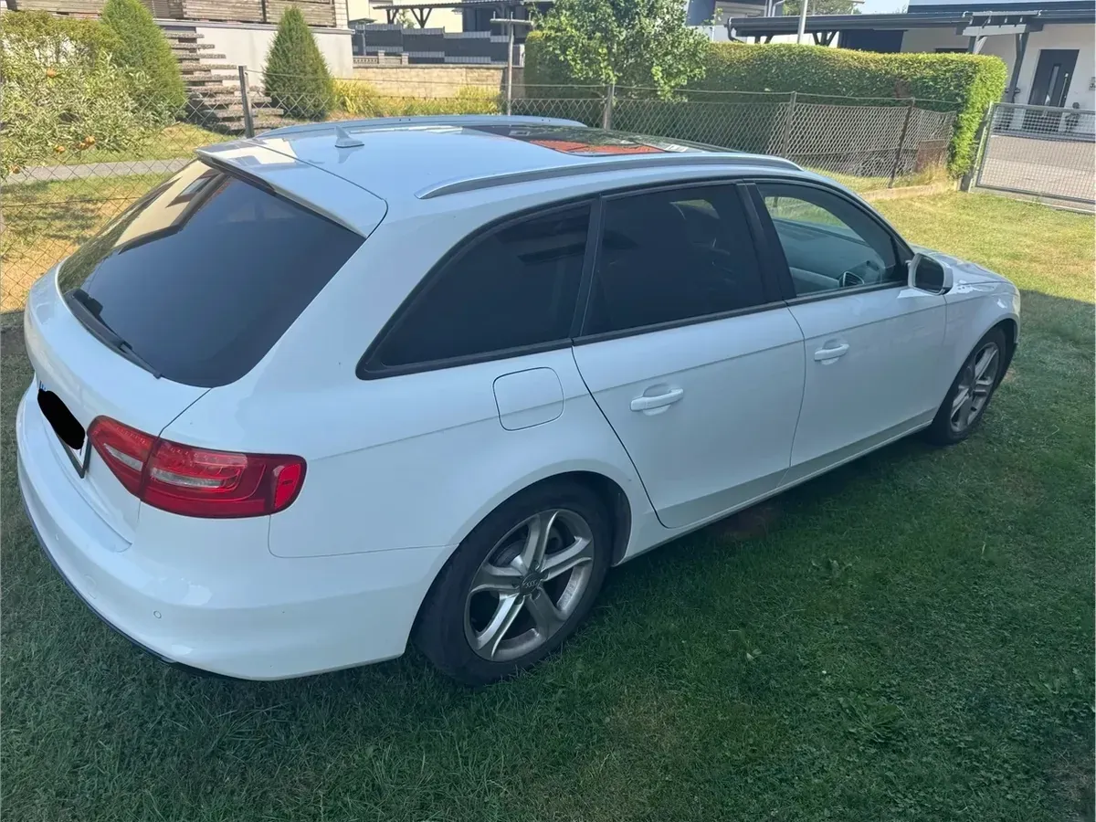 Audi A4 2013 photo 2
