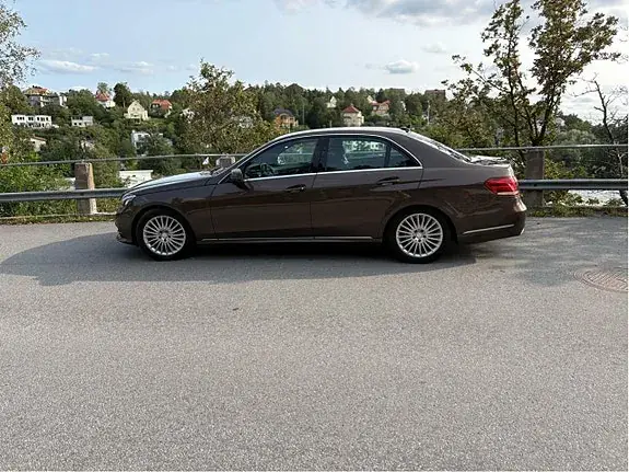 Mercedes-Benz E220
