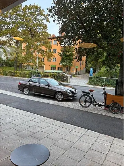 Mercedes-Benz E220 2014 photo 3