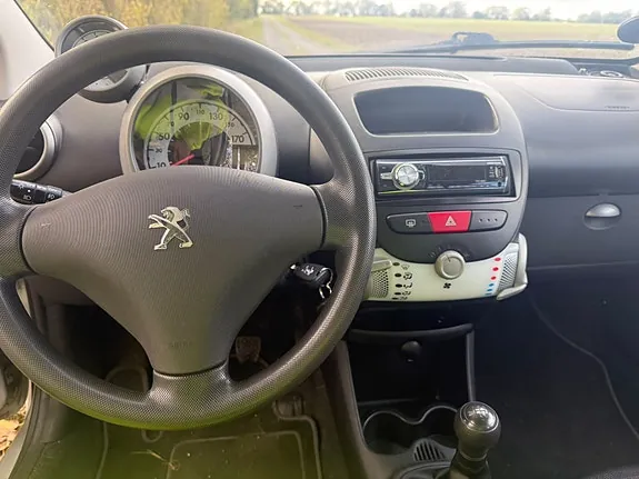 Peugeot 107 2012 photo 5