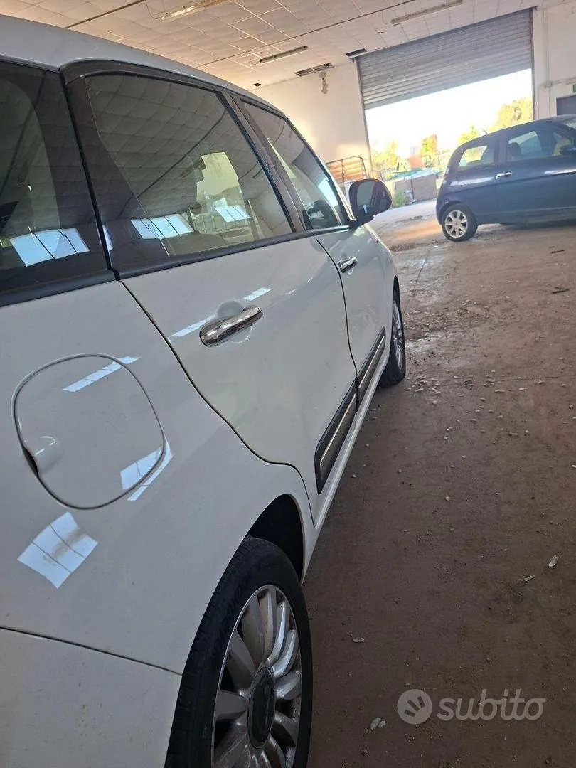 Fiat 500L 2014 photo 4