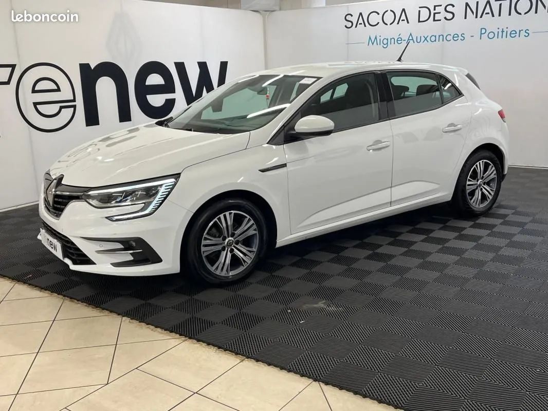 Renault Megane 2023 photo 2