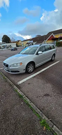 Volvo V70 2010 photo 2