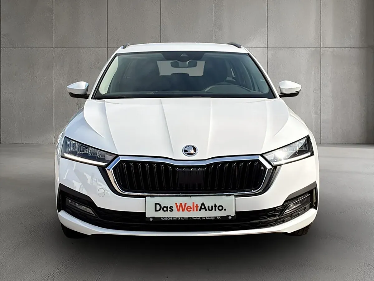 Skoda Octavia 2021 photo 2