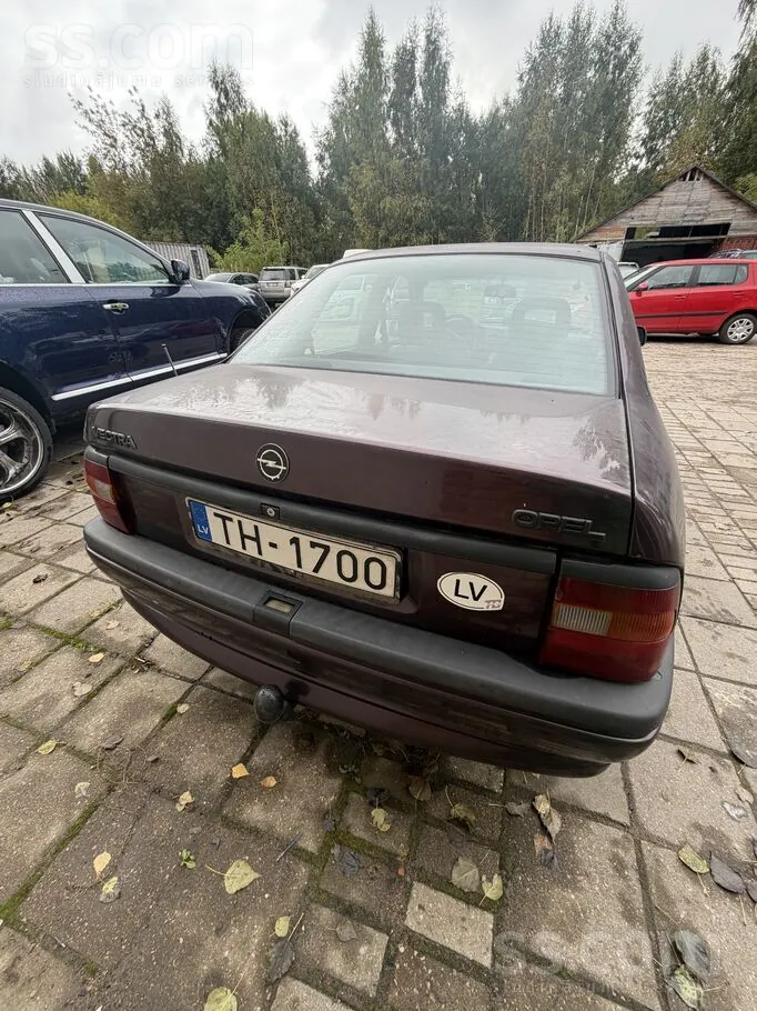 Opel Vectra 1993 photo 4